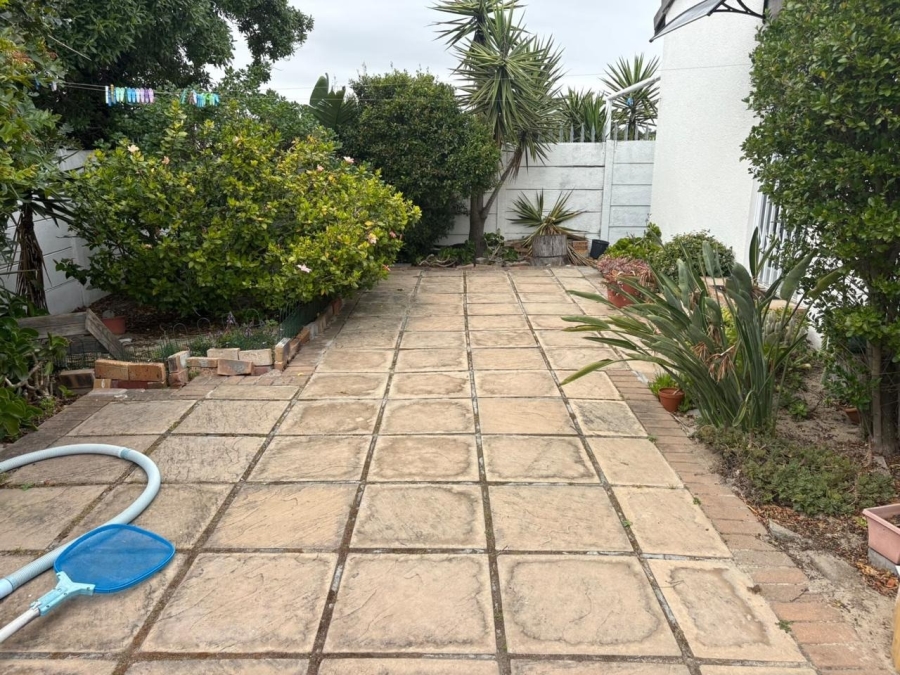 To Let 2 Bedroom Property for Rent in West Beach Western Cape